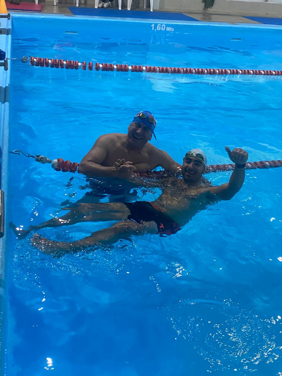 Nadadores master en entrenamiento